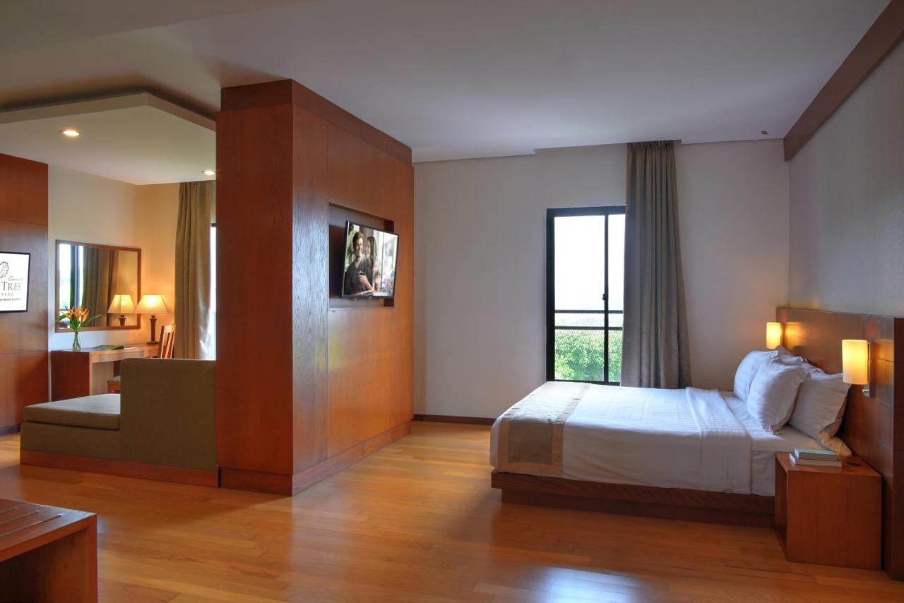 Oak Tree Emerald Hotel & Coventions Семаранг Екстериор снимка