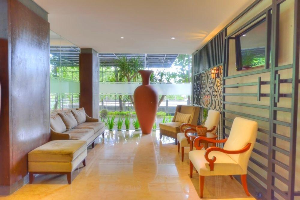 Oak Tree Emerald Hotel & Coventions Семаранг Екстериор снимка