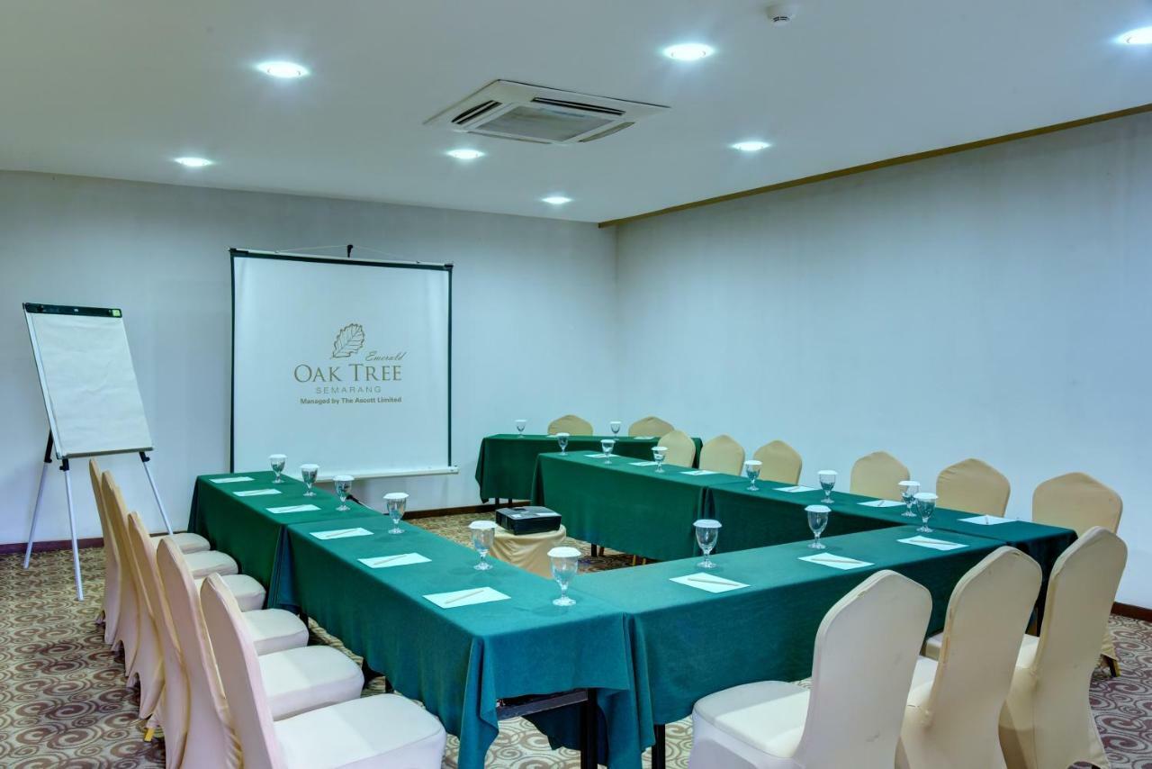 Oak Tree Emerald Hotel & Coventions Семаранг Екстериор снимка